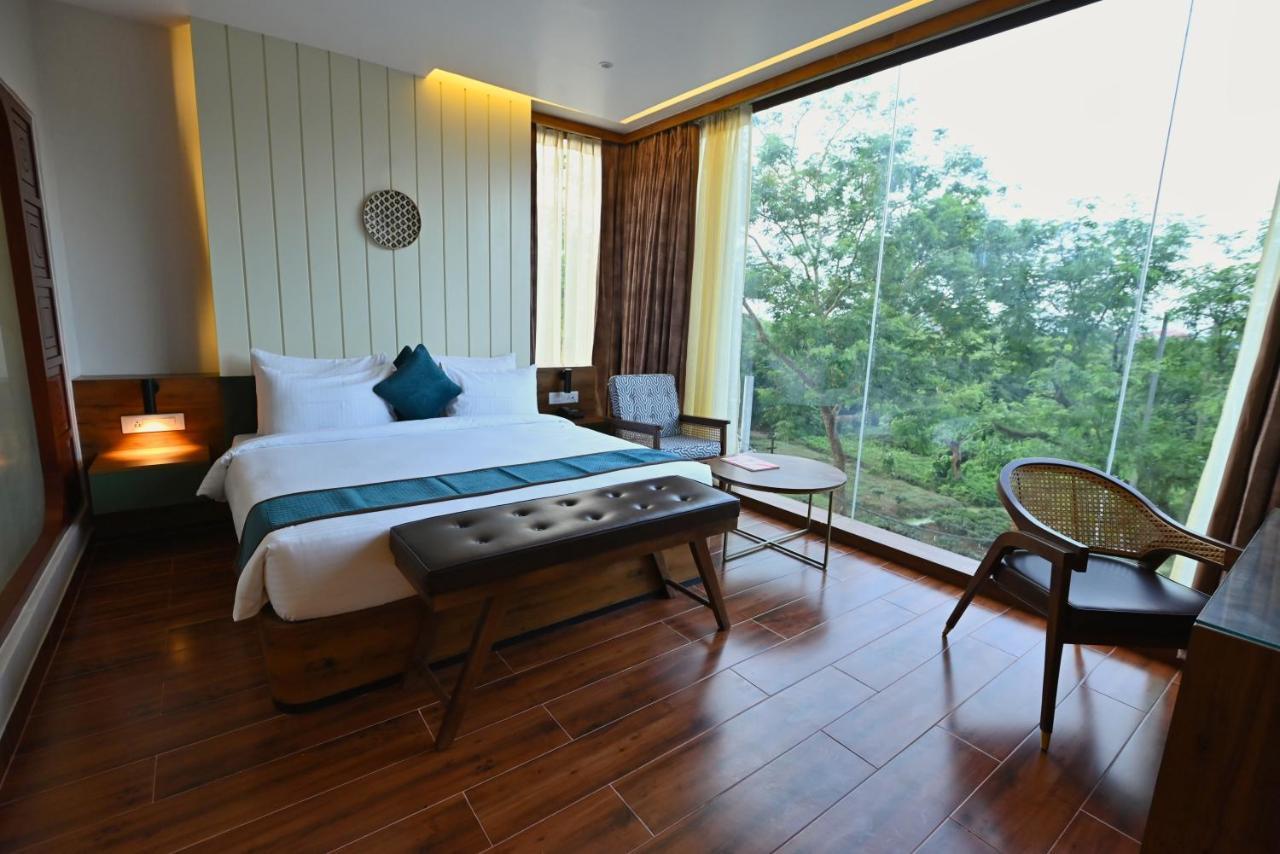 The Convoy Hotel Dibrugarh Eksteriør bilde